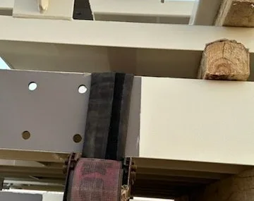 Strap saver at the corner of a load